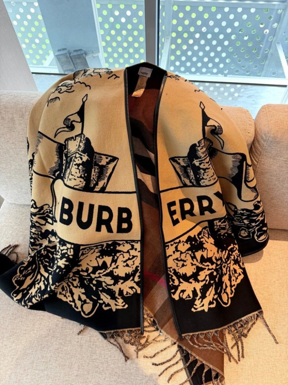 Burberry Knight Print Reversible Cape Shawl - Picture 7 of 9